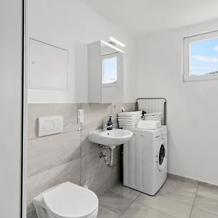 Modernes Apartment Ideal Fuer 4 Gaeste Donawitz Exterior photo